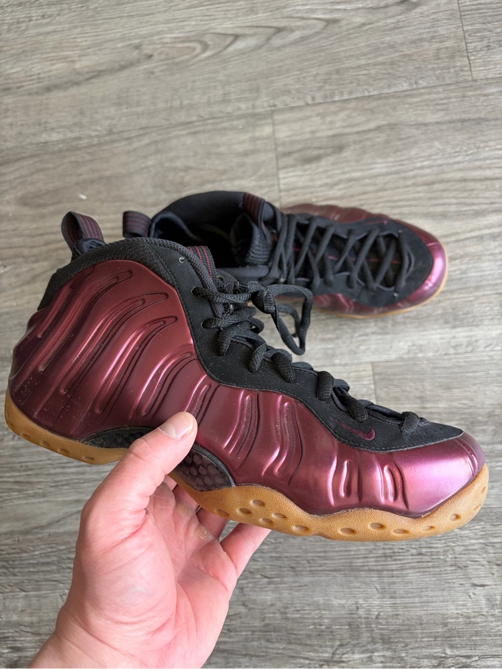 Nike air foamposite one night maroon